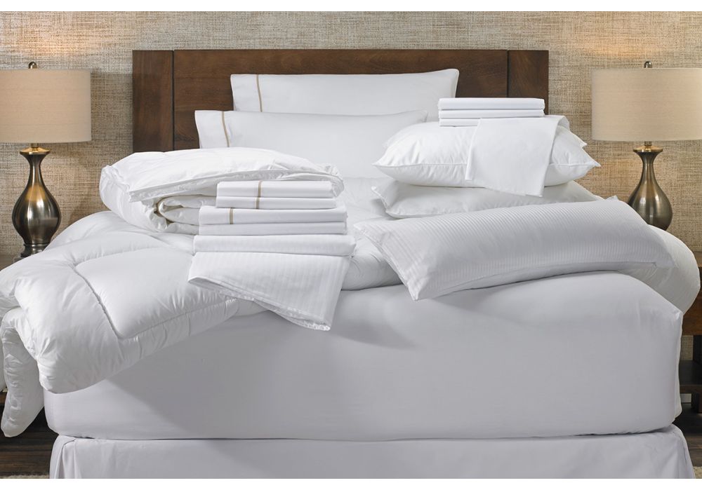 Hotel Bed & Bedding Set