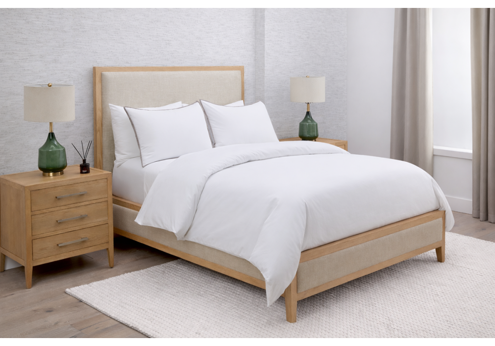 Hotel Bed & Bedding Set